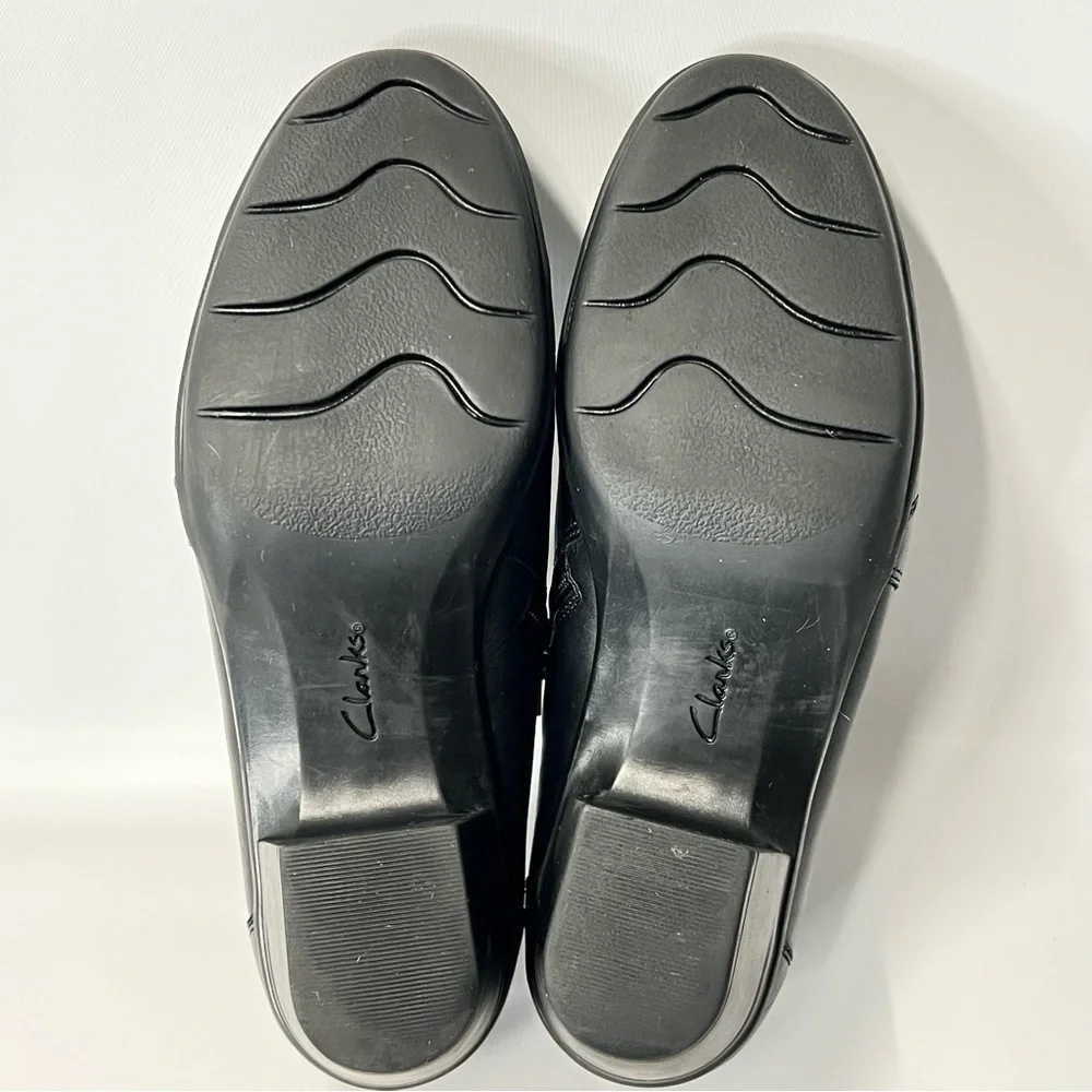 CLARKS Size Women's Emslie Warren Slip-On Loafer
